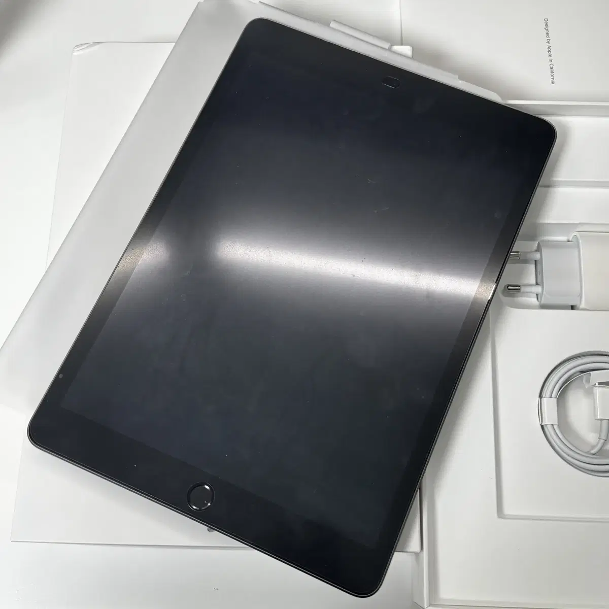 Apple iPad (第9世代) 64GB スペースグレー バッテリー99%